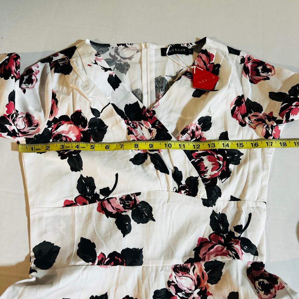 Mint Limit Floral Short Sleeve V Neck Fit And Flare Dress Size M Medium NWT - Picture 5 of 7